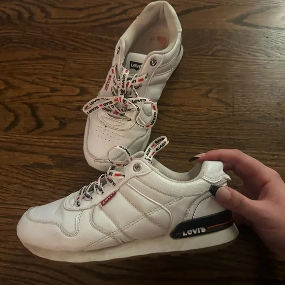 LEVI’S vintage white sneakers - Picture 7 of 7